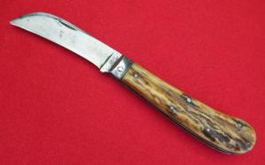 Vintage Stag Handled Pruning Knife. ...........................................................(936)