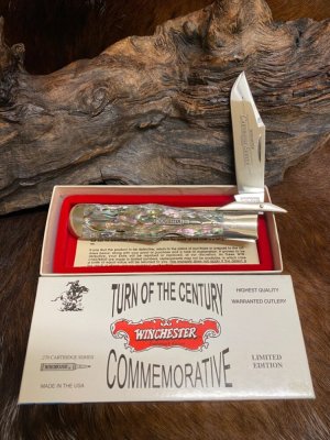 Winchester W21 18109 Turn Of The Century Commemorative Abalone Series Cheetah Lockback Knife #216