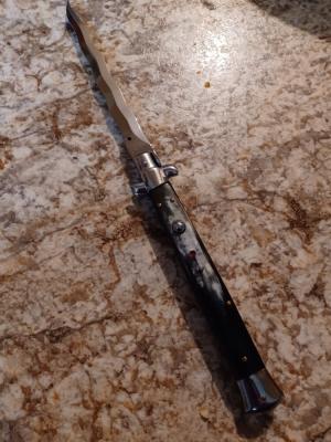 13" Stiletto Italy  Kris Blade Red Dot. 