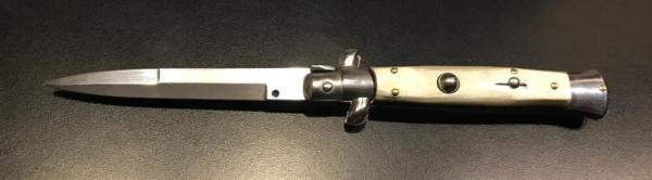 Renzo Beltrame 9" Italian Stiletto, Honey Horn Scales Renzo Beltrame 9" Italian Stiletto, Honey Horn Scales