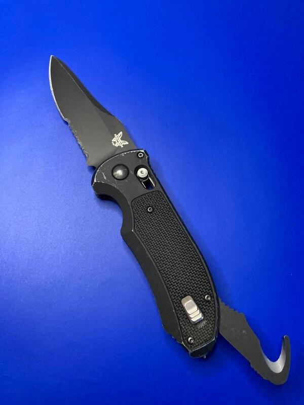 Benchmade Triage Automatic Knife 9170SBK