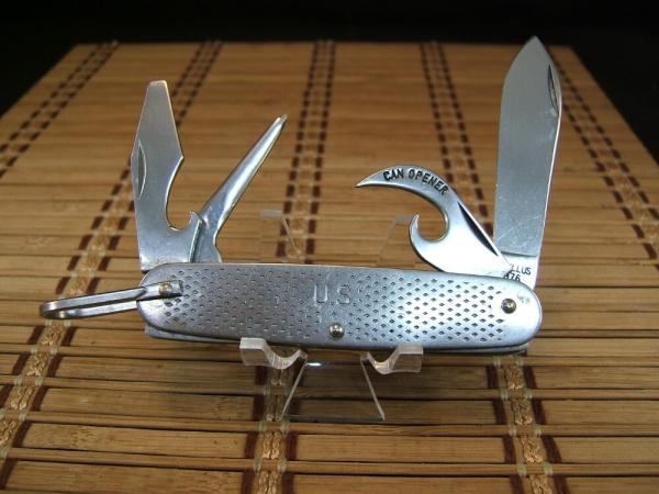 U,S, MILITARY ISSUE MULTI-TOOL SURVIVAL FOLDING POCKET KNIFE BY CAMILLUS U.S.A. MADE EXCELLENT USED