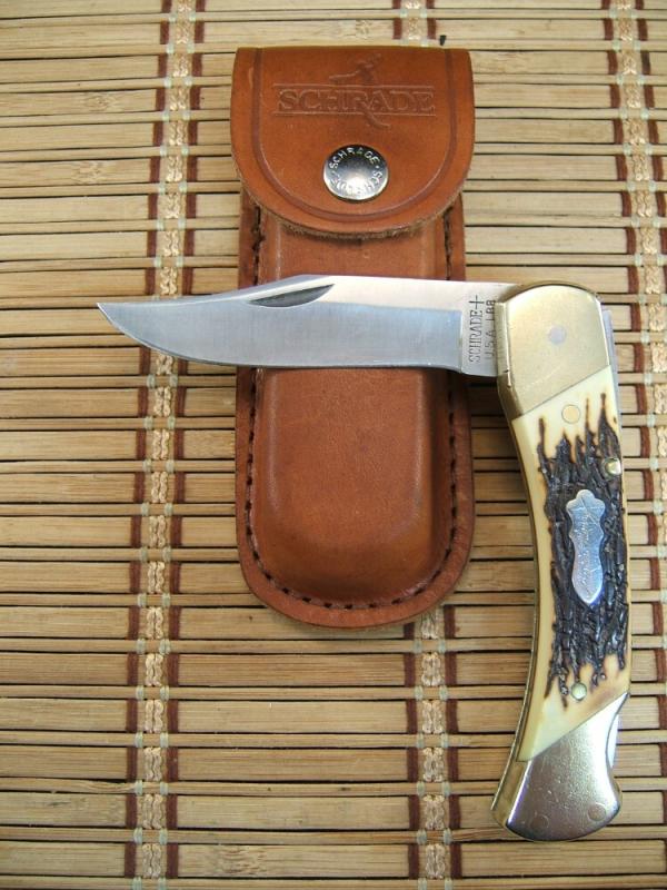 SCHRADE UNCLE HENRY LB8 PAPA BEAR USA LARGE FOLDING POCKET KNIFE SERIAL NO. 48515 & ORIGINAL SHEATH