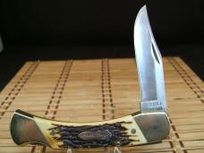 SCHRADE UNCLE HENRY LB8 PAPA BEAR USA LARGE FOLDING POCKET KNIFE SERIAL NO. 48515 & ORIGINAL SHEATH