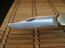 SCHRADE UNCLE HENRY LB8 PAPA BEAR USA LARGE FOLDING POCKET KNIFE SERIAL NO. 48515 & ORIGINAL SHEATH