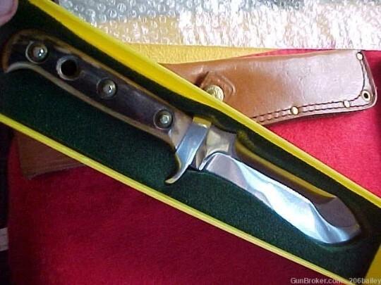 1981 Puma White Hunter 6375 w/leather sheath and original box 1981 Puma White Hunter 6375 w/leather sheath and original box