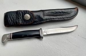 Vintage Buck Woodsman 102 w/ original sheath 