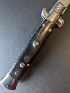 FRANK BELTRAME 23CM 9" BAYONET AUTO IN BUFFALO HORN...NEW 