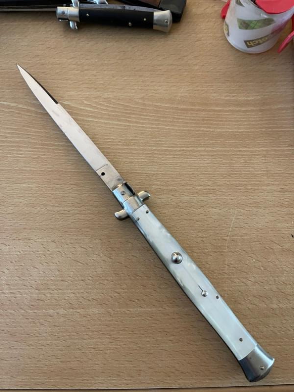 13” Stunning Pearl Swedge Picklock