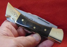 MINT IN BOX CASE XX USA SHARKTOOTH SPORT'SMEN'S LOCKBACK P197-SSP WOOD HANDLES 1975 MINT IN BOX CASE XX USA SHARKTOOTH SPORT'SMEN'S LOCKBACK P197-SSP WOOD HANDLES 1975