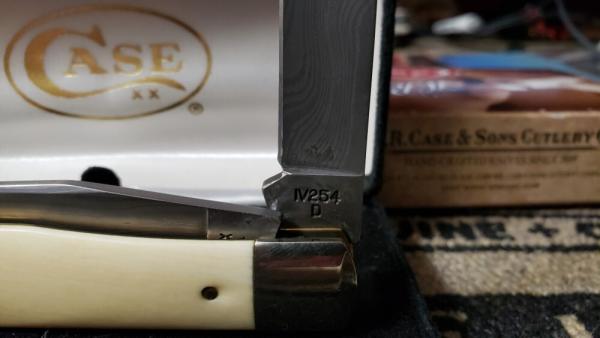Case XX IV254D Genuine Elephant Ivory with Damascus Blades c.1992 Full sized, 4" closed W/box unused