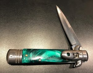 Stiletto-Style Leverlock