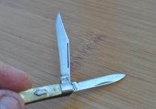 Imperial 2 Blade Serpentine 2 3/4" Closed Cracked Ice Rare Tang Stamp Imperial/Stainless/USA