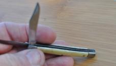 Imperial 2 Blade Serpentine 2 3/4" Closed Cracked Ice Rare Tang Stamp Imperial/Stainless/USA