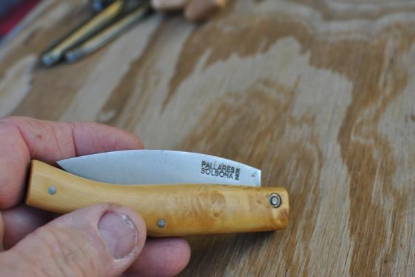 Pallares Solsona Spain Local Hardwood Handle 4" Closed Mint Leaf Blade Tight Loud both ways 1/2 Stop