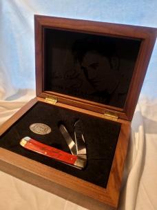 Collectable Elvis Presley CASE XX Old Red Bone Handle Trapper Pocket Knife Limited Edition of 500 Collectable Elvis Presley CASE XX Old Red Bone Handle Trapper Pocket Knife Limited Edition of 500