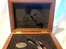 Collectable Elvis Presley CASE XX Old Red Bone Handle Trapper Pocket Knife Limited Edition of 500 Collectable Elvis Presley CASE XX Old Red Bone Handle Trapper Pocket Knife Limited Edition of 500