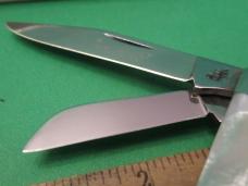 Queen 1977 Pearl Stockman Model #57