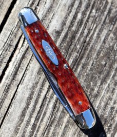 Unused Case XX Muskrat knife. Snaps, no cracks. Factory blades from 1940’s. Mint. Rare, like new