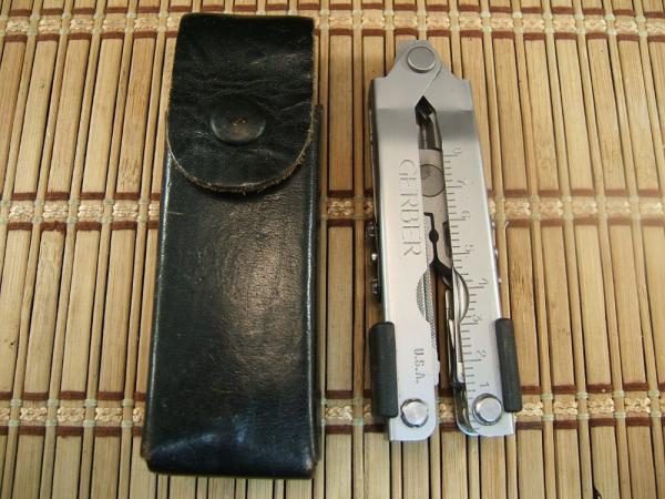 GERBER VINTAGE ORIGINAL MULTI-TOOL EXCELLENT CONDITION TOOLS SHOW LITTLE USE IF AT ALL AND SHEATH