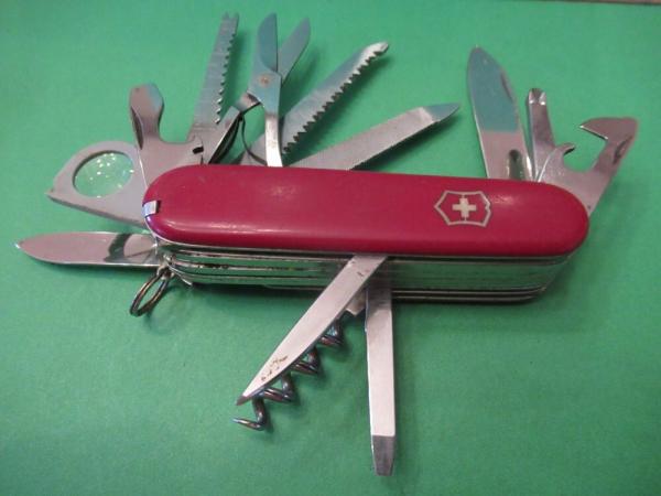 Victorinox Swiss Army EDC 