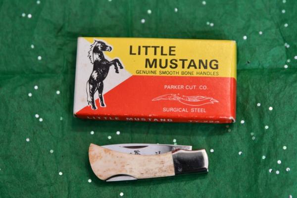 Little Mustang smooth bone handles (Parker Cut) 1980's Wildlife Series