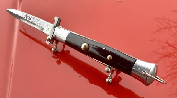 Rizzuto 8.5 inch Brass Button , jet black scales Single pin Rizzuto 8.5 inch Brass Button , jet black scales Single pin