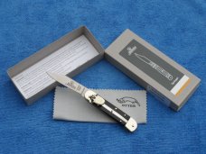 New 5-1/2" Ebonywood Hubertus leverlock auto (110.Hz.08) New 5-1/2" Ebonywood Hubertus leverlock auto (110.Hz.08)