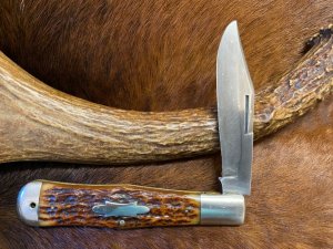 Vintage Winchester, Trademark, USA., 1920 Folding Hunter Knife, Jigged Bone Scales, 5 3/8