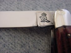 Vintage QUEEN(Crown) U.S.A., Winterbottom Bone, 3 15/16" Classic Stockman Pattern Pocket Knife Vintage QUEEN(Crown) U.S.A., Winterbottom Bone, 3 15/16" Classic Stockman Pattern Pocket Knife