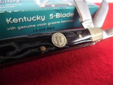 FROST CUTLERY KENTUCKY 5 BLADE IN BOX YEAR UNKNOWN UNUSED FROM STORAGE WORM GROOVE SCALES FROST CUTLERY KENTUCKY 5 BLADE IN BOX YEAR UNKNOWN UNUSED FROM STORAGE WORM GROOVE SCALES