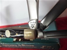 FROST CUTLERY KENTUCKY 5 BLADE IN BOX YEAR UNKNOWN UNUSED FROM STORAGE WORM GROOVE SCALES FROST CUTLERY KENTUCKY 5 BLADE IN BOX YEAR UNKNOWN UNUSED FROM STORAGE WORM GROOVE SCALES