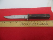 8-1/4" HUNTING KNIFE NO NAME RAZOR SHARP UNUSED? POOR STORAGE 8-1/4" HUNTING KNIFE NO NAME RAZOR SHARP UNUSED? POOR STORAGE