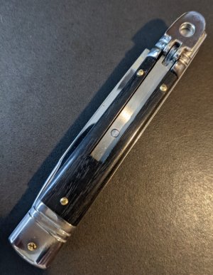 AKC Slimline Leverlock 20cm - 8” Ebony Wood... Super snappy! 