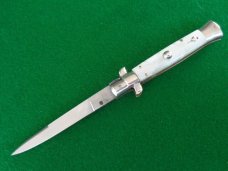 RARE M. Italy Inox in an Oval 20cm (8") PICK LOCK Imitation Pearl Pearlex Scales NICE ! RARE M. Italy Inox in an Oval 20cm (8") PICK LOCK Imitation Pearl Pearlex Scales NICE !