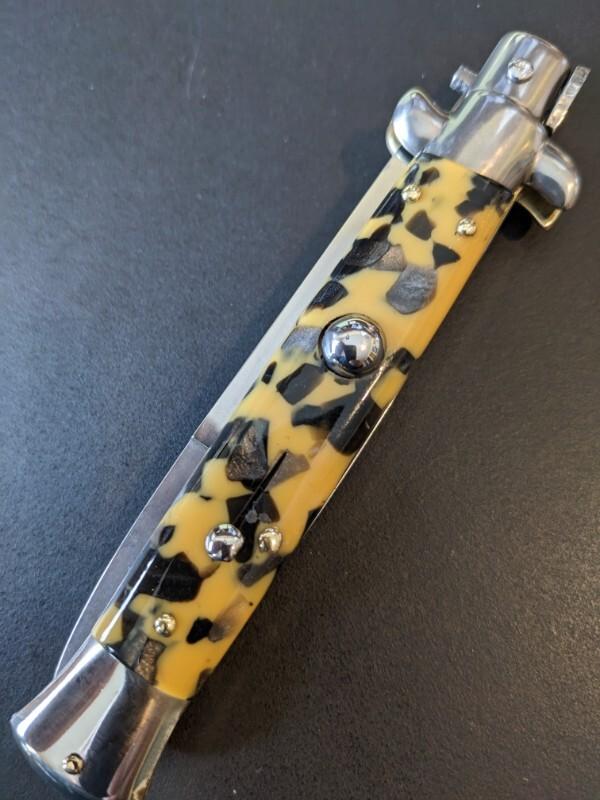 NOS SKM 23CM-9 INCH BAYONET BUMBLEBEE LUCITE 