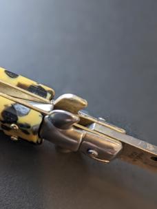 NOS SKM 23CM-9 INCH BAYONET BUMBLEBEE LUCITE 