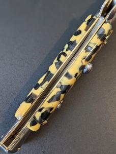 NOS SKM 23CM-9 INCH BAYONET BUMBLEBEE LUCITE 