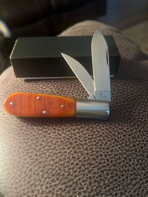 2008 QUEEN DAN BURKE Barlow QN9867 Bone Handle With Single Bolster & Two Blades New In Box
