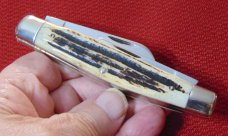QUEEN STEEL # 49 BIG STOCKMAN 1958 – 1960 TANG STAMP IS Q STEEL ETCHED BLADE WINTERBOTTOM BONE QUEEN STEEL # 49 BIG STOCKMAN 1958 – 1960 TANG STAMP IS Q STEEL ETCHED BLADE WINTERBOTTOM BONE