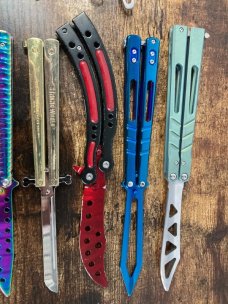Lot of 20 Butterfly Balisong Trainer Knives Lot of 20 Butterfly Balisong Trainer Knives