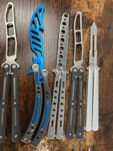 Lot of 20 Butterfly Balisong Trainer Knives Lot of 20 Butterfly Balisong Trainer Knives