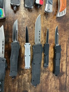 Lot of 20 Automatic Knives Lot of 20 Automatic Knives