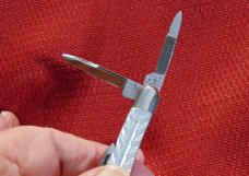 VINTAGE HILGER & SONS CELEBRATED CUTLERY GENUINE CARVED PEARL FACTORY SAMPLE KNIFE 1858-1890 VINTAGE HILGER & SONS CELEBRATED CUTLERY GENUINE CARVED PEARL FACTORY SAMPLE KNIFE 1858-1890