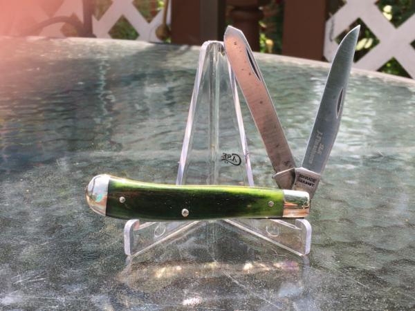 Schrade Old Timer 94OT Gunstock Trapper with Smooth Hunter Green Bone Handles