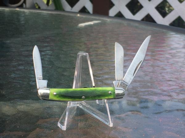 Schrade Old Timer 108OT Junior with Smooth Hunter Green Bone Handles