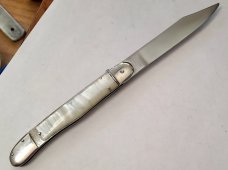 VINTAGE GARRIDO TOLEDO 4.75" ACRYLIC HANDLE 4" LOCK & RELEASE 8.5" OPEN AUTO KNIFE SWITCHBLADE VINTAGE GARRIDO TOLEDO 4.75" ACRYLIC HANDLE 4" LOCK & RELEASE 8.5" OPEN AUTO KNIFE SWITCHBLADE