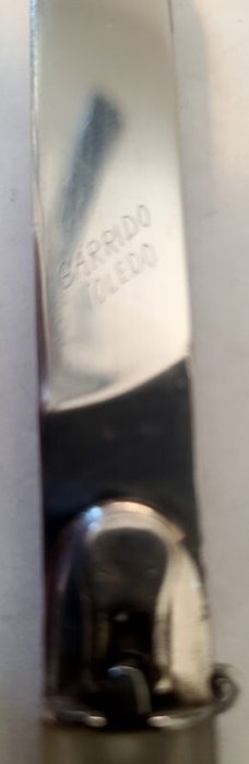 VINTAGE GARRIDO TOLEDO 4.75" ACRYLIC HANDLE 4" LOCK & RELEASE 8.5" OPEN AUTO KNIFE SWITCHBLADE VINTAGE GARRIDO TOLEDO 4.75" ACRYLIC HANDLE 4" LOCK & RELEASE 8.5" OPEN AUTO KNIFE SWITCHBLADE