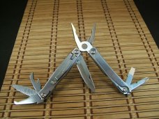 LEATHERMAN RV MULTI-TOOL PORTLAND, OREGON UNUSED IN EXCELLENT UNMARKED CONDITION WITH 14 TOTAL TOOLS