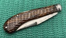 WILBERT CUTLERY Co. CHICAGO. Lockback folding knife is used condition. ........................(149) WILBERT CUTLERY Co. CHICAGO. Lockback folding knife is used condition. ........................(149)